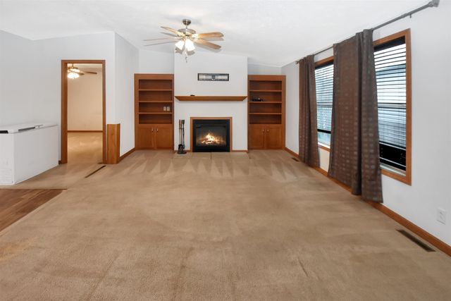 221 17th St NW, Minot, ND 58703