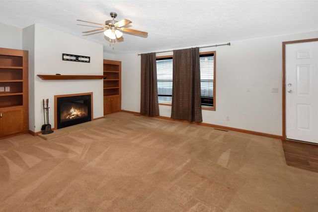 221 17th St NW, Minot, ND 58703