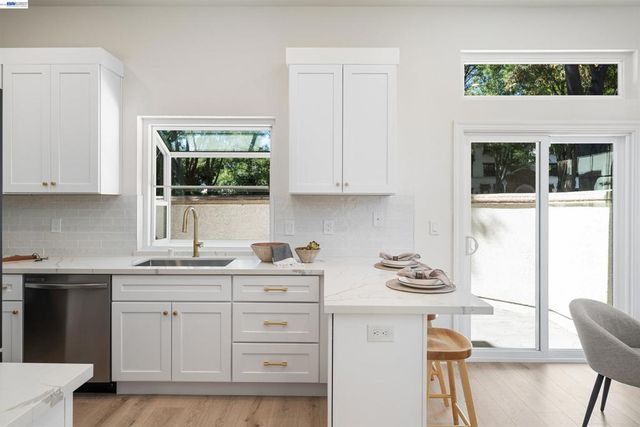 5740 Belleza Dr, Pleasanton, CA 94588