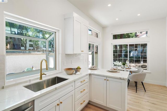 5740 Belleza Dr, Pleasanton, CA 94588