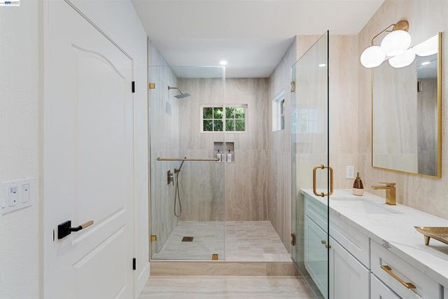 5740 Belleza Dr, Pleasanton, CA 94588