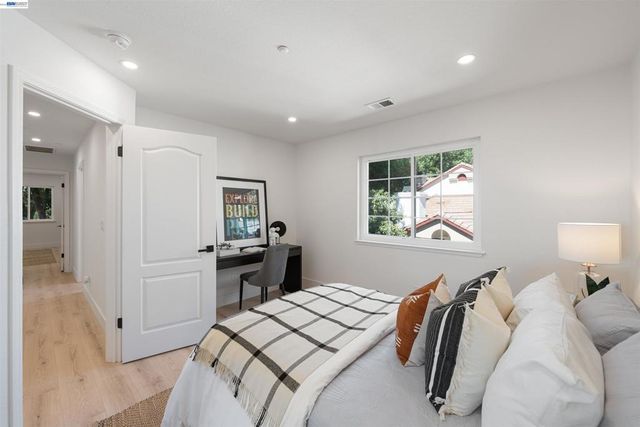5740 Belleza Dr, Pleasanton, CA 94588