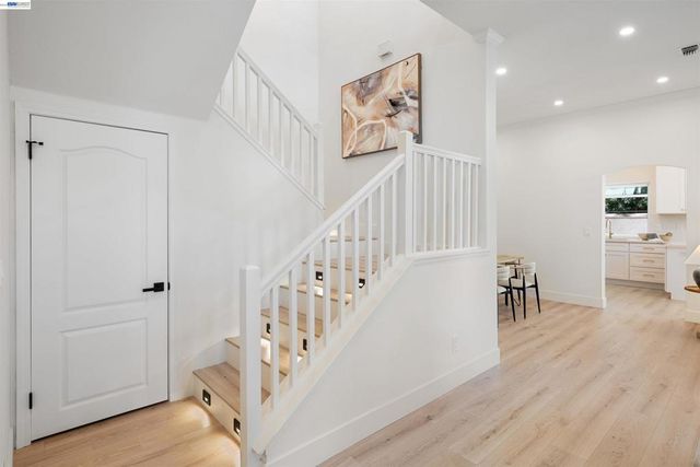 5740 Belleza Dr, Pleasanton, CA 94588