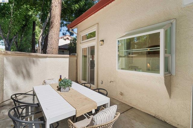 5740 Belleza Dr, Pleasanton, CA 94588