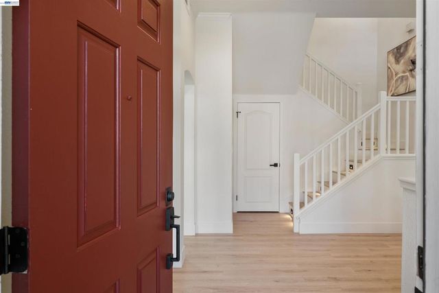 5740 Belleza Dr, Pleasanton, CA 94588