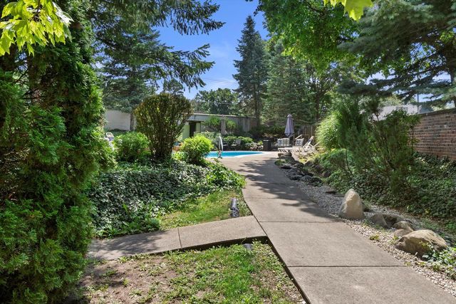 W3216 S Lakeshore DRIVE #14, Lake Geneva, WI 53147