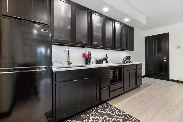 W3216 S Lakeshore DRIVE #14, Lake Geneva, WI 53147