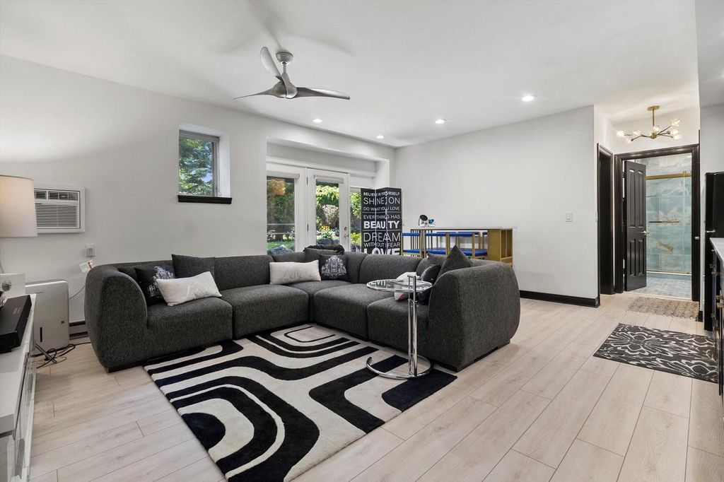 W3216 S Lakeshore DRIVE #14, Lake Geneva, WI 53147