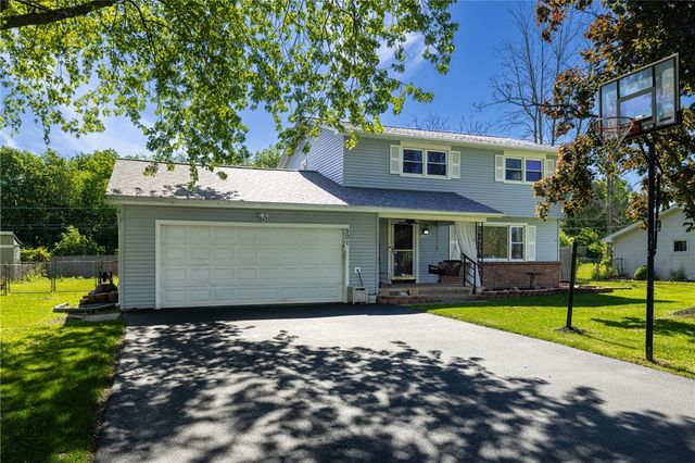 501 Bridgewood Drive, Greece, NY 14612