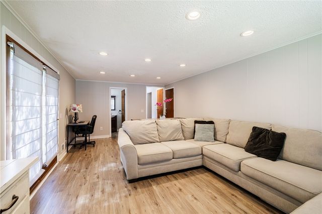 501 Bridgewood Drive, Greece, NY 14612