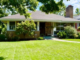 831 Latimer Lane, Flossmoor, IL 60422