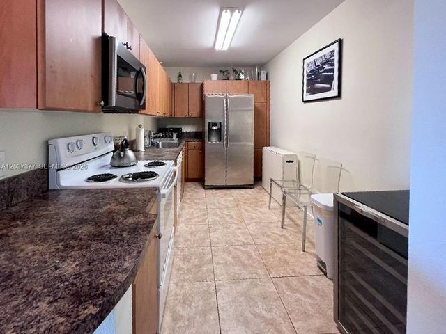 401 69th St 1010, Miami Beach, FL 33141