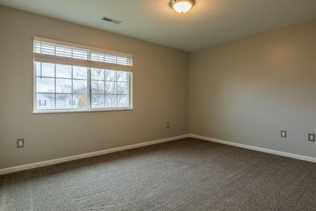 8081 Cranes Crossing Drive, Lewis Center, OH 43035