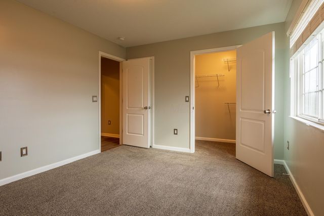 8081 Cranes Crossing Drive, Lewis Center, OH 43035