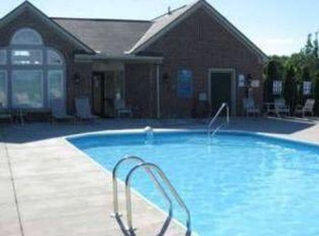 8081 Cranes Crossing Drive, Lewis Center, OH 43035