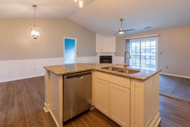 8081 Cranes Crossing Drive, Lewis Center, OH 43035