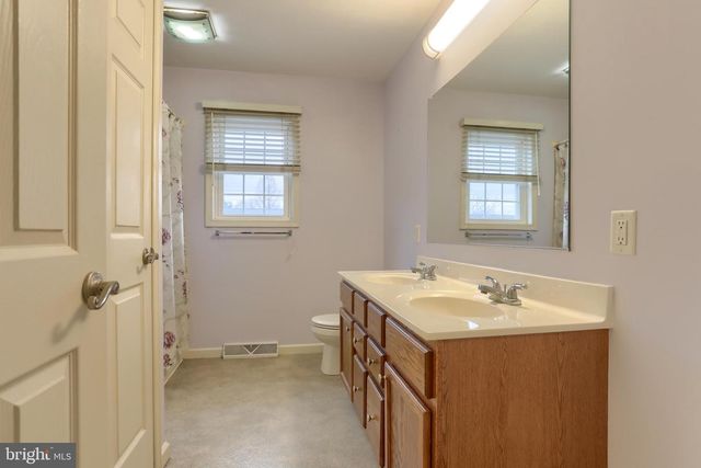 337 LIGHTHOUSE DR, Jonestown, PA 17038