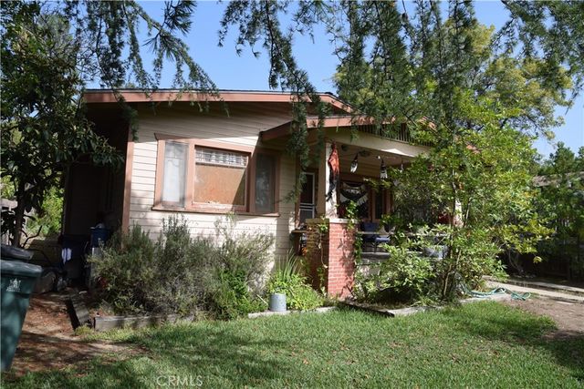 1247 E Topeka, Pasadena, CA 91104