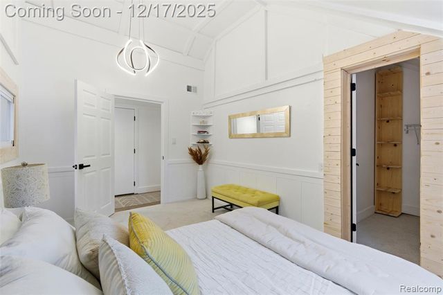 21625 Trombly Street, Saint Clair Shores, MI 48080