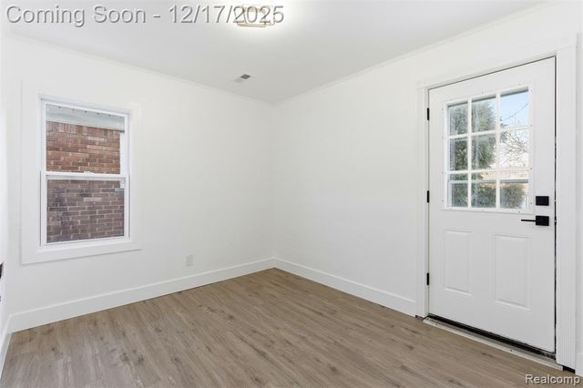 21625 Trombly Street, Saint Clair Shores, MI 48080