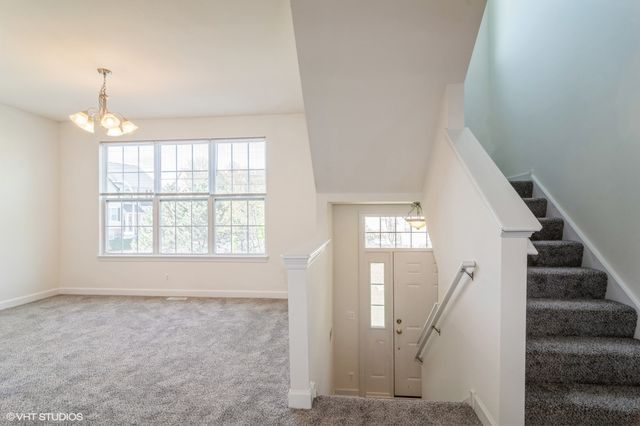 69 Melrose Court, South Elgin, IL 60177