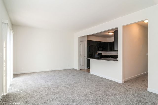 69 Melrose Court, South Elgin, IL 60177