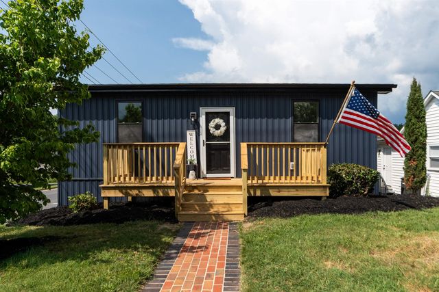 1401 B ST, Waynesboro, VA 22980
