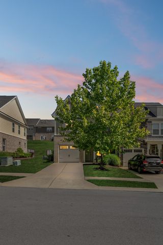 812 Kennear Ln, Mount Juliet, TN 37122