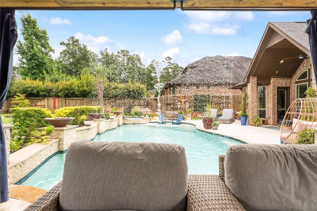 34134 Mill Creek Way, Pinehurst, TX 77362
