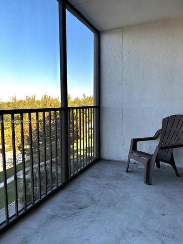 2500 NE 135th St B506, North Miami, FL 33181