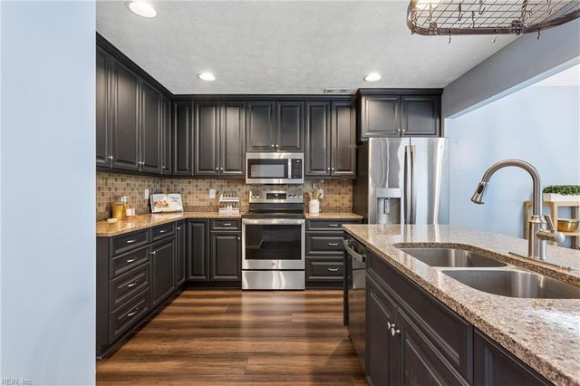962 Heathland Drive, Newport News, VA 23602