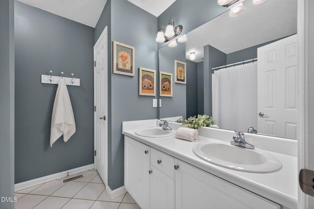 110 Brampton Circle, Clayton, NC 27527