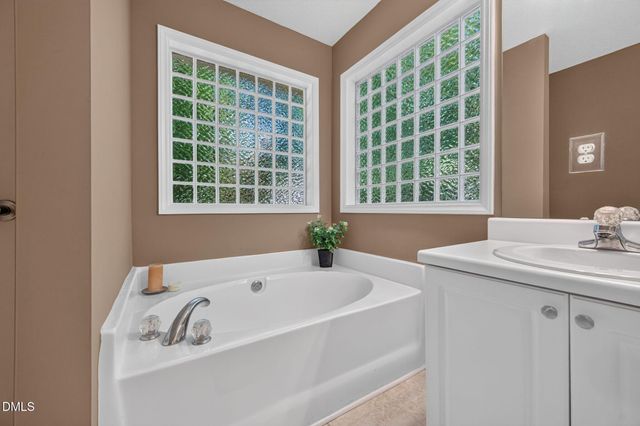 110 Brampton Circle, Clayton, NC 27527