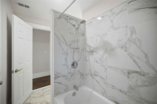 2107 NE 8TH ROAD, Ocala, FL 34470