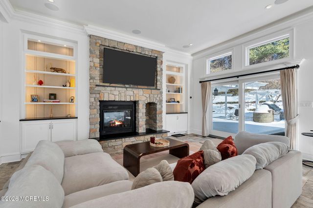 6 Windy Hill Lane, Atlantic Highlands, NJ 07716