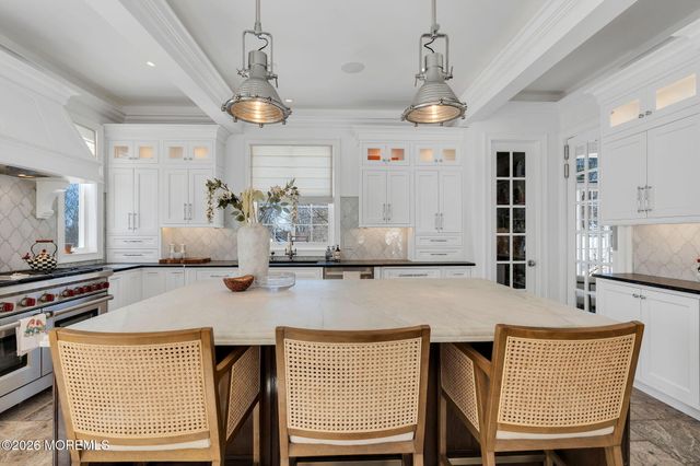 6 Windy Hill Lane, Atlantic Highlands, NJ 07716