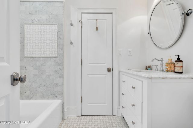 6 Windy Hill Lane, Atlantic Highlands, NJ 07716