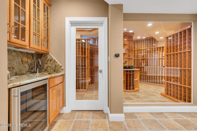 6 Windy Hill Lane, Atlantic Highlands, NJ 07716