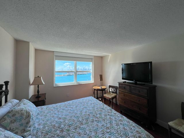 90 ALTON Road 2110, Miami Beach, FL 33139