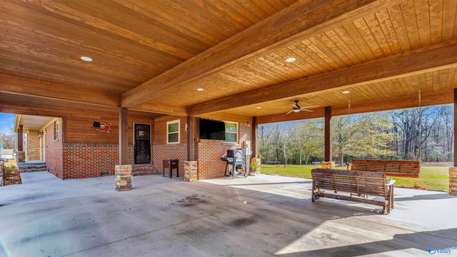498 Rainbow Avenue NW, Rainsville, AL 35986