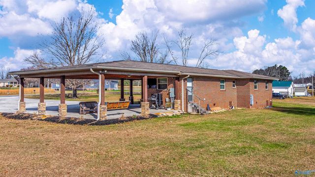 498 Rainbow Avenue NW, Rainsville, AL 35986