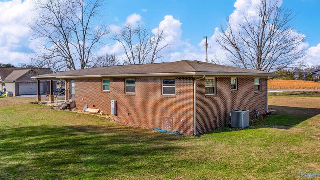 498 Rainbow Avenue NW, Rainsville, AL 35986