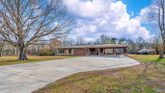 498 Rainbow Avenue NW, Rainsville, AL 35986