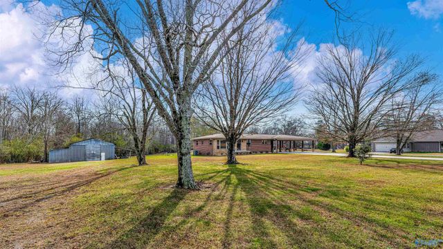 498 Rainbow Avenue NW, Rainsville, AL 35986