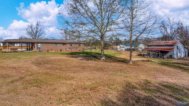 498 Rainbow Avenue NW, Rainsville, AL 35986