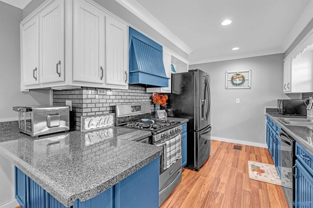 498 Rainbow Avenue NW, Rainsville, AL 35986