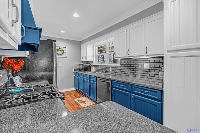 498 Rainbow Avenue NW, Rainsville, AL 35986