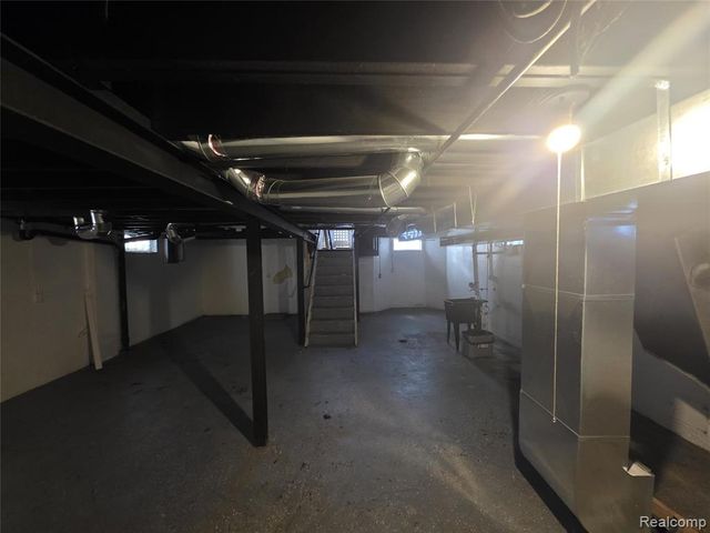 19195 Dresden Street, Detroit, MI 48205