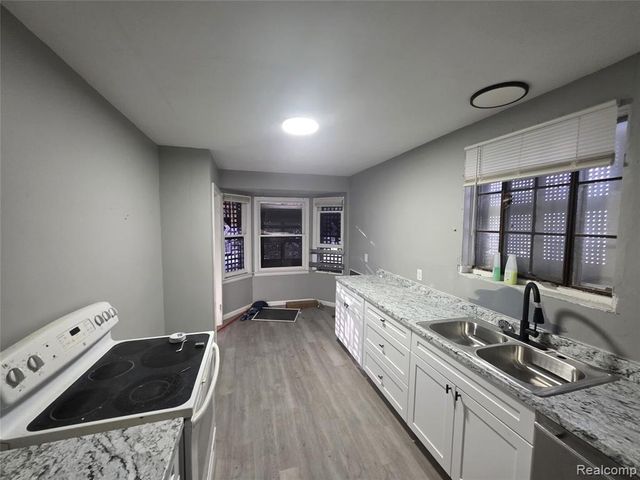 19195 Dresden Street, Detroit, MI 48205