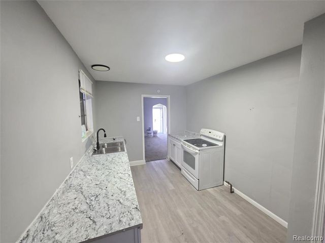 19195 Dresden Street, Detroit, MI 48205